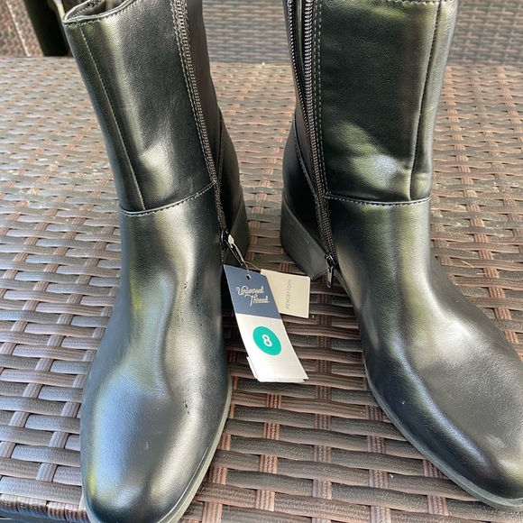 NWT Universal Thread Ashley Low Block Ankle Heeled Booties - Picture 4 of 5